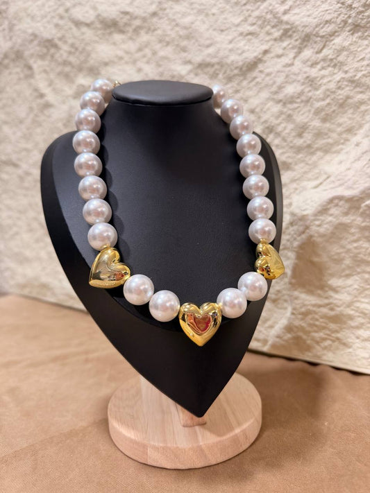 Collana Perle con Tre Cuori Lucidi – Confezione da 12 Pezzi