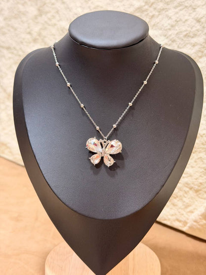 Collana Farfalla Cristallo – Colori Mix – Confezione da 12 Pezzi