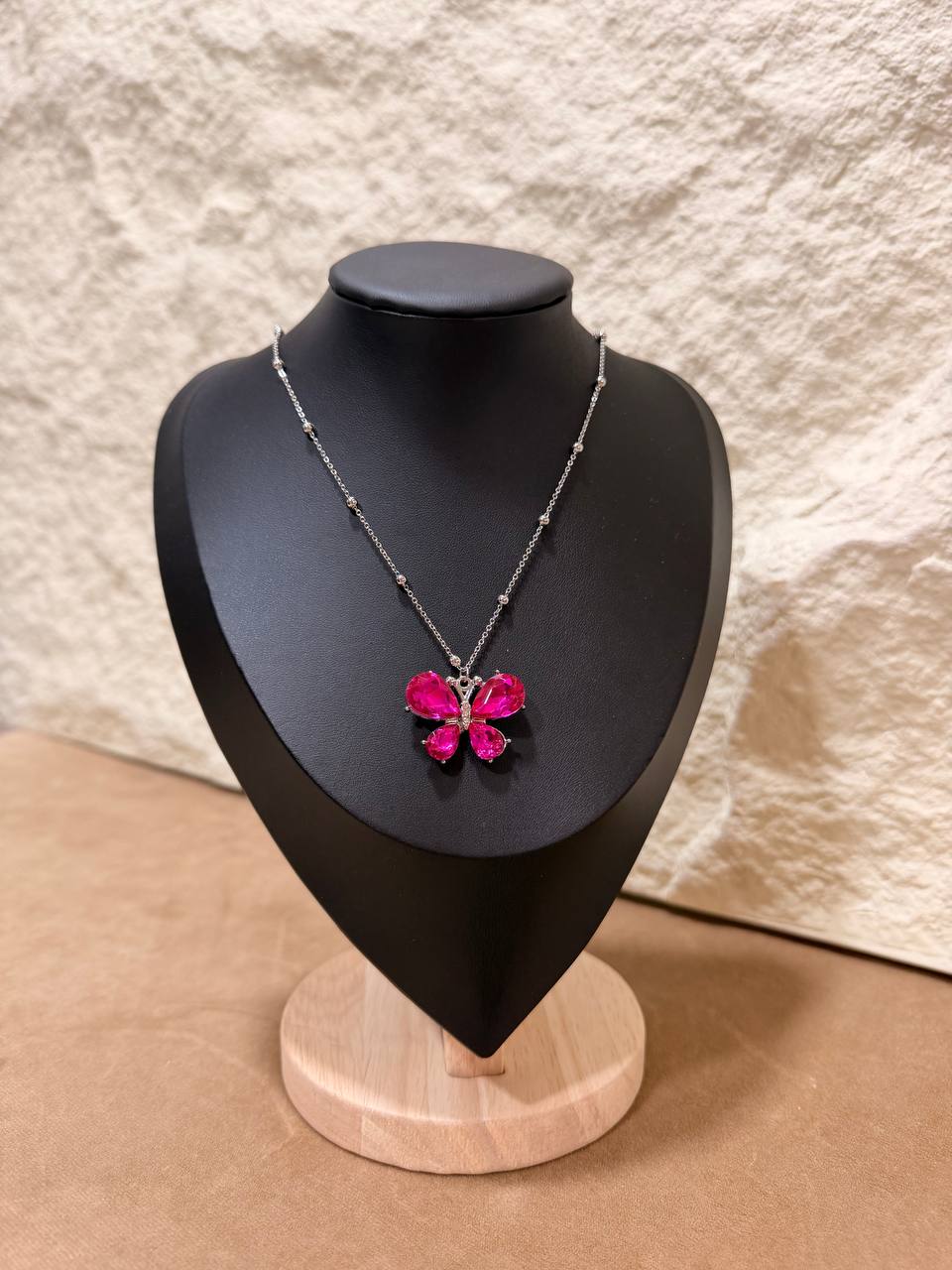 Collana Farfalla Cristallo – Colori Mix – Confezione da 12 Pezzi
