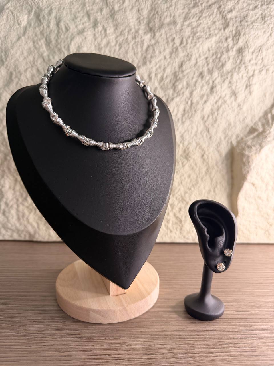Set Parure Choker Tubolare con Orecchini – Confezione da 24 Pezzi