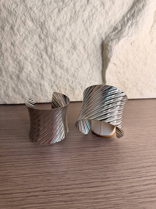 Bracciale Rigido Fascia Ondulata – Confezione da 12 Pezzi